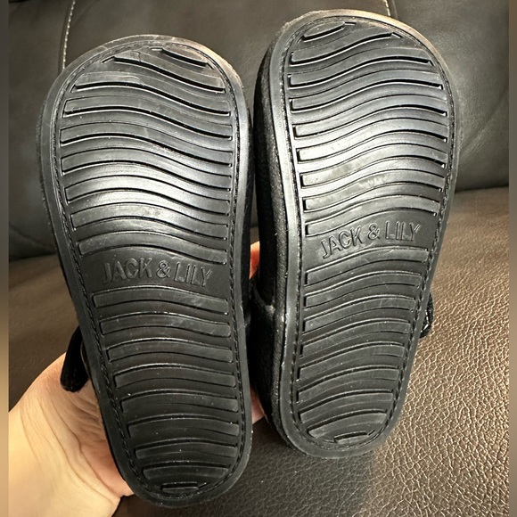 NEW Jack & Lily “My Mocs” (Roxy) Shoes with Skull & Crossbones / 24-30 Months - Picture 5 of 7